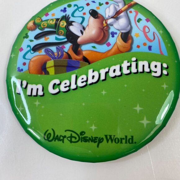 Walt Disney World I'm Celebrating Goofy Collectible Green Silver Pinback Button - Picture 3 of 4